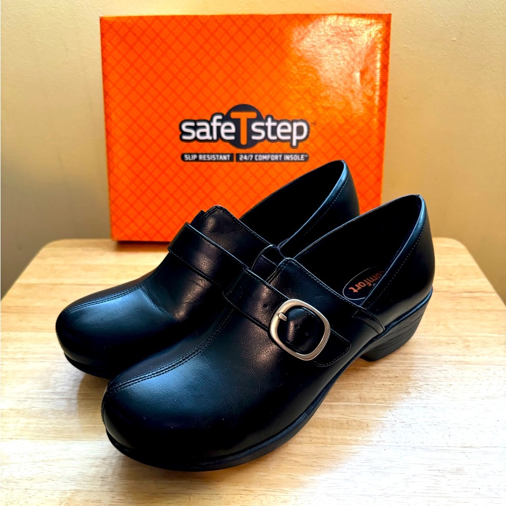 Safe T Step Women’s Gretchen Buckle Clogs